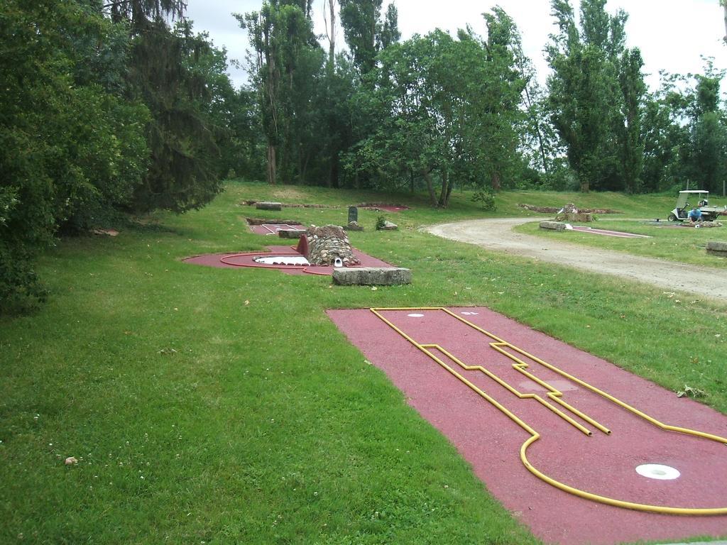 Camping Parc Du Chateau D'Allot Hotel Boe Luaran gambar